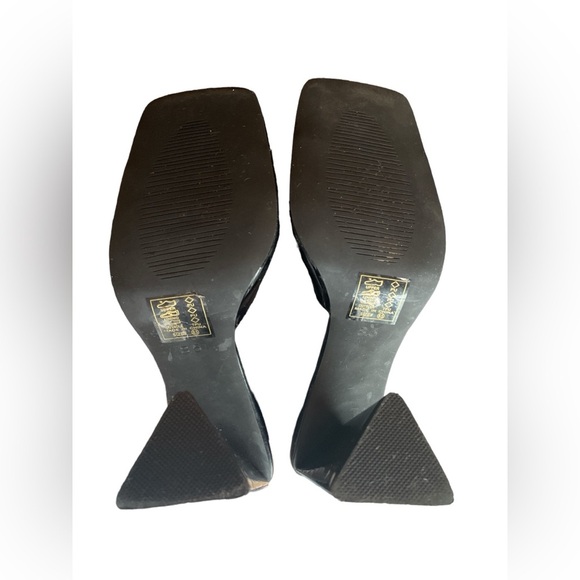 Azalea Wang Work For It Chunky Sandal in Black Patent, Size 8.5 - Picture 6 of 7